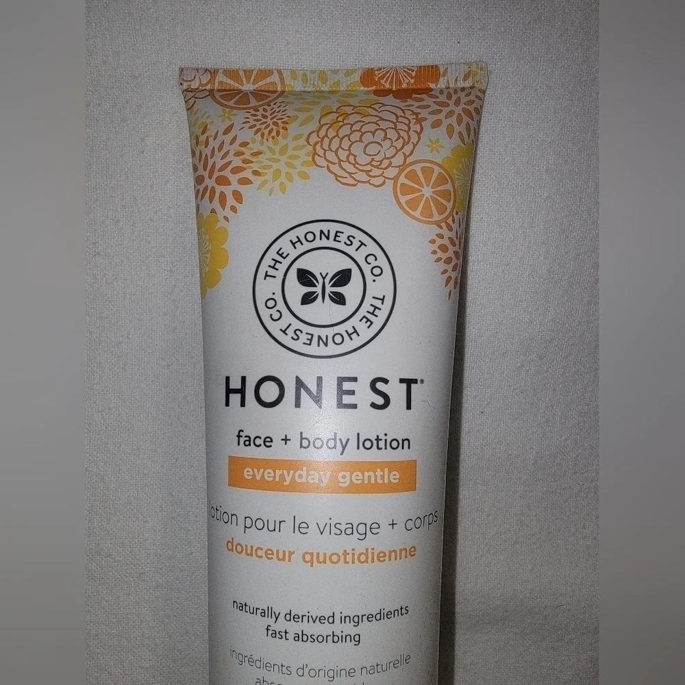 NWOT Honest Face And Body Lotion - Picture 2 of 5